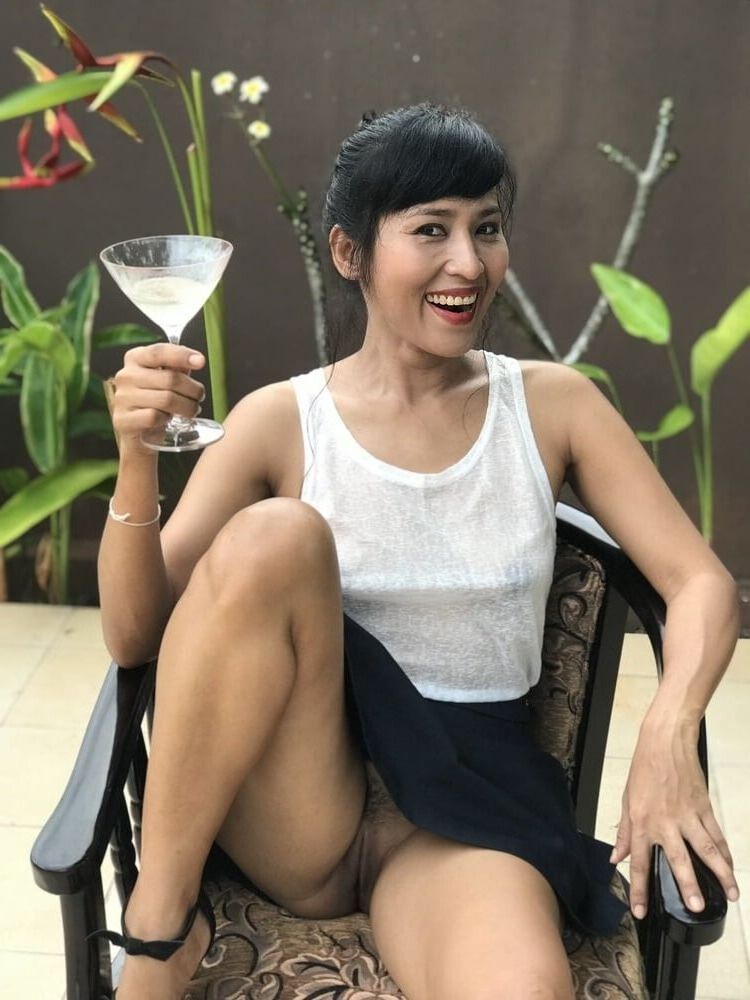 Belle MILF asiatique du sud-est