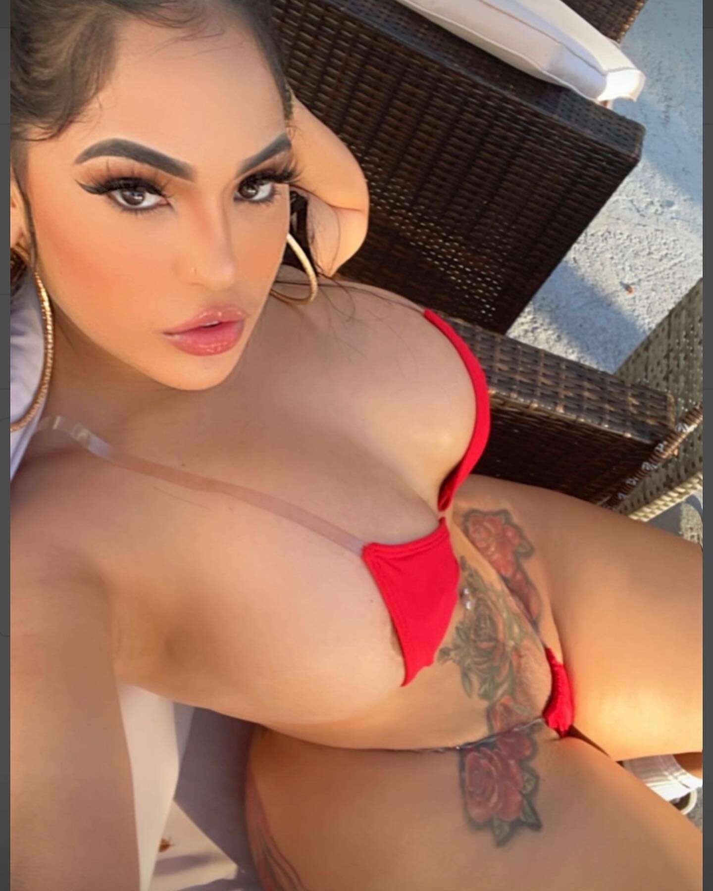 Classy Latina Bombshell Goddess Dennisa Will Make You Tug Hard