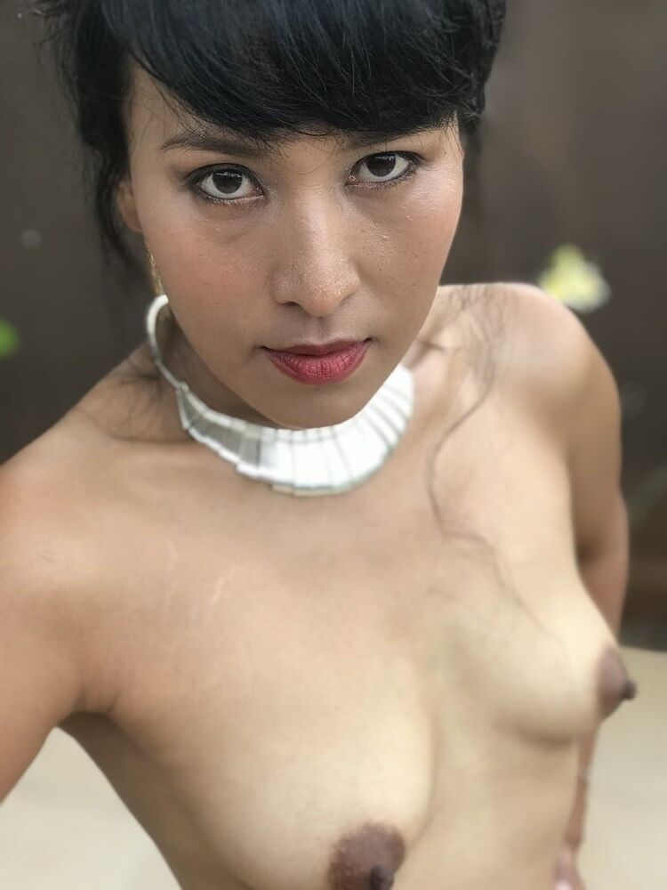 Belle MILF asiatique du sud-est