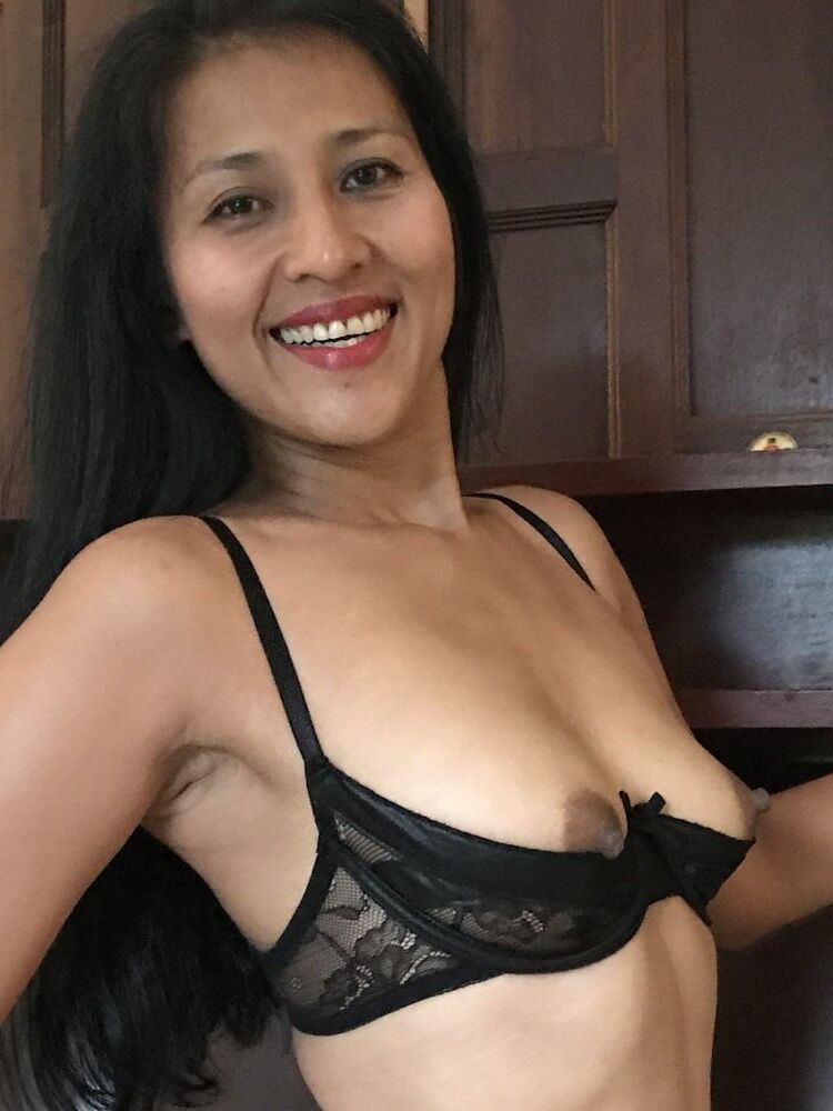 Belle MILF asiatique du sud-est