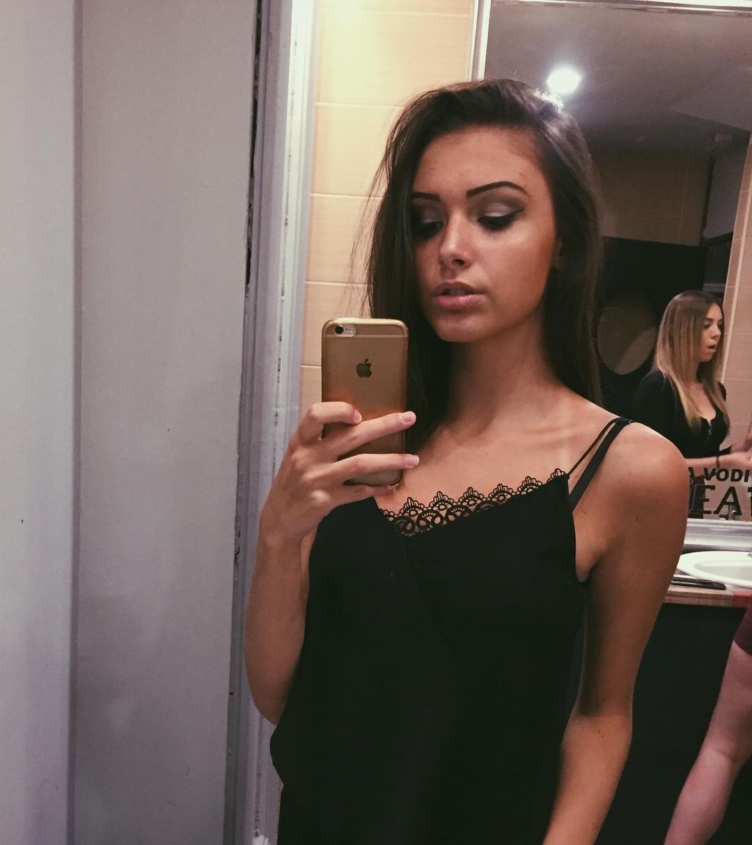 Teodora Droljasta Picka Za Komentarisanje Serbe Teen Whore