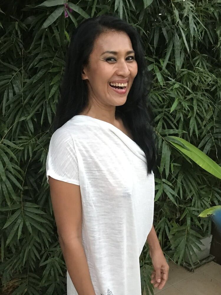 Belle MILF asiatique du sud-est