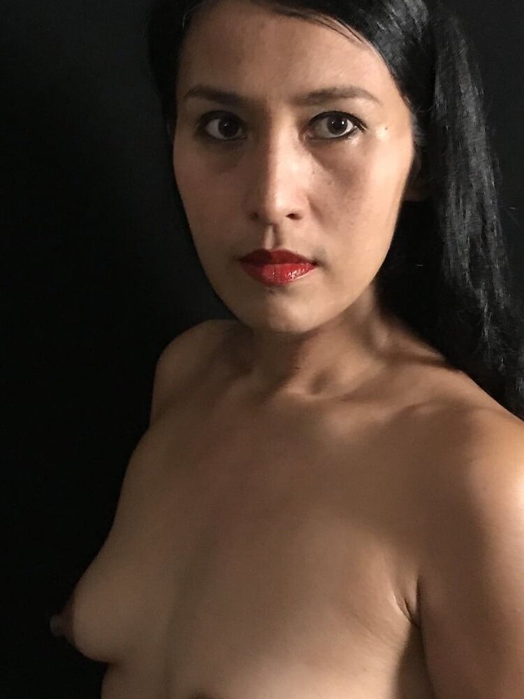 Belle MILF asiatique du sud-est