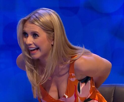 Rachel Riley. MILF BLONDE À GROS SEINS