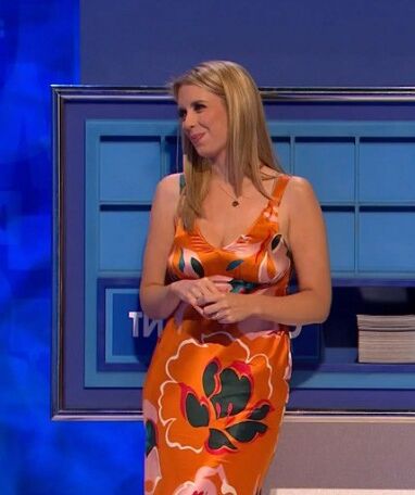 Rachel Riley. MILF BLONDE À GROS SEINS