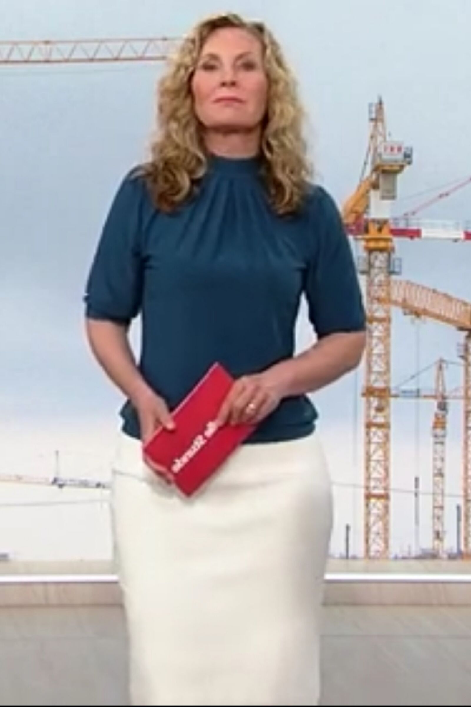 Susanne W.   Edelhure in sexy Outfits und verschied. Farben !