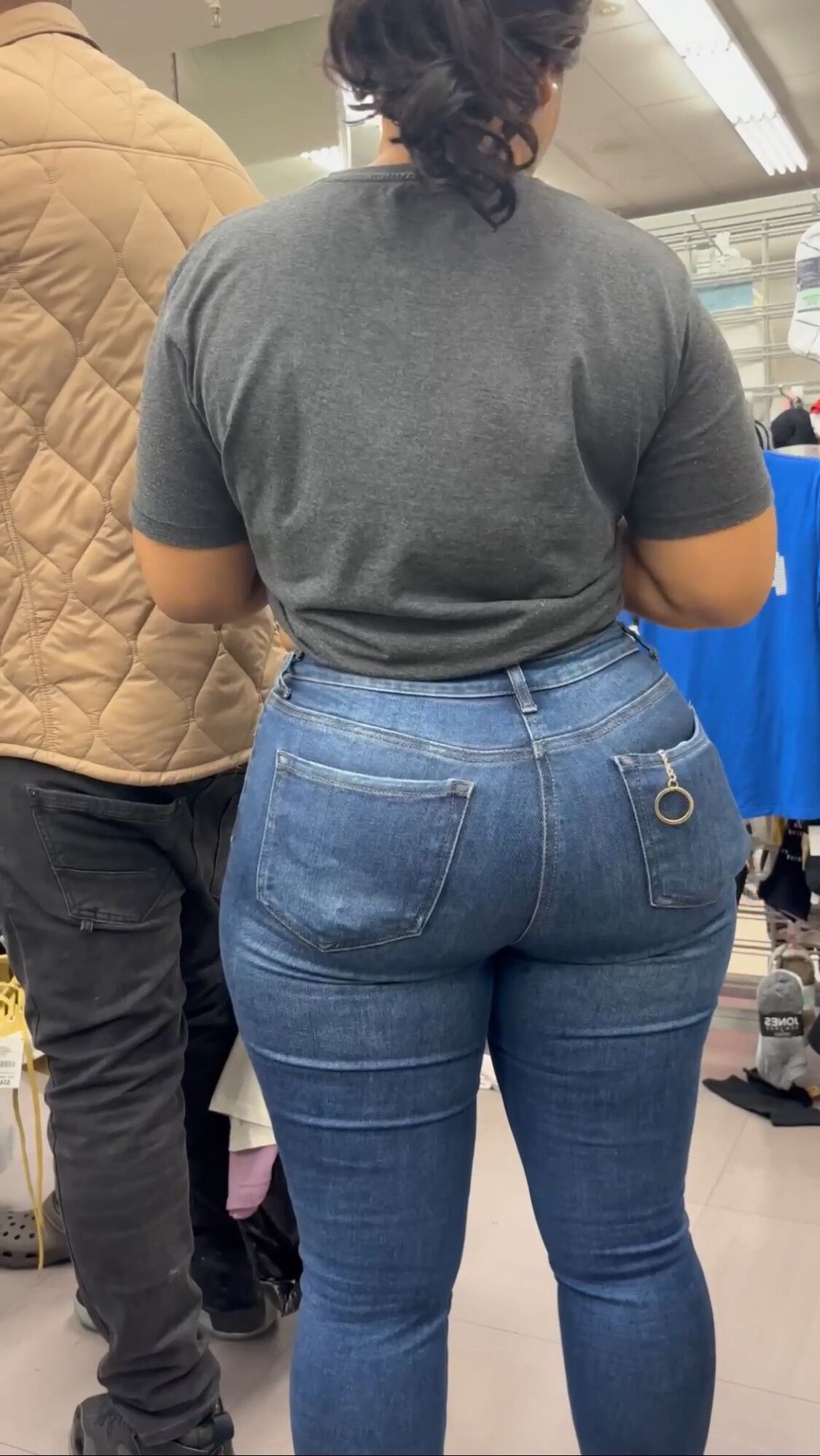 Candid Latina Milf Ass In Tight Jeans