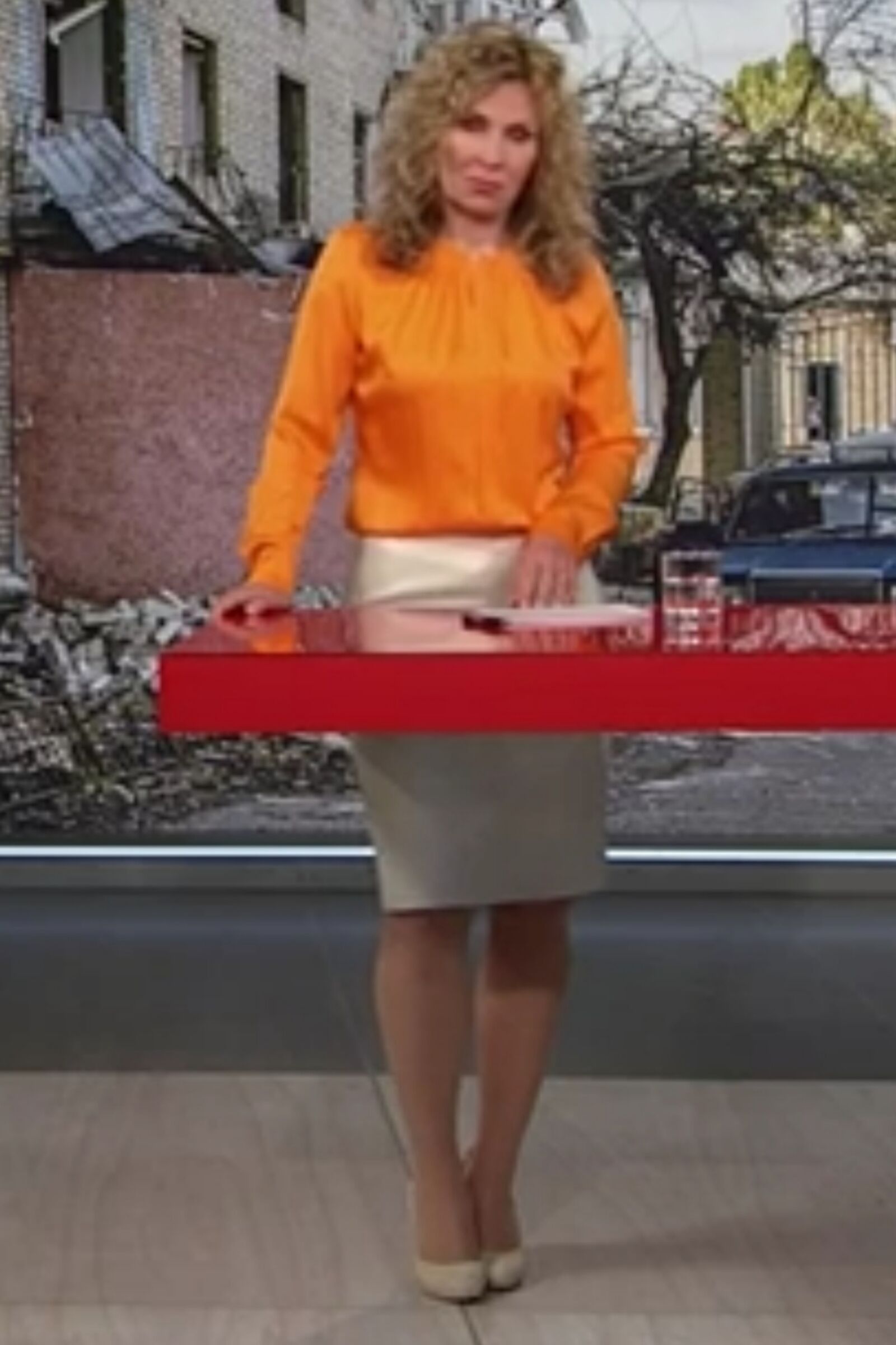 Susanne W.   Edelhure in sexy Outfits und verschied. Farben !