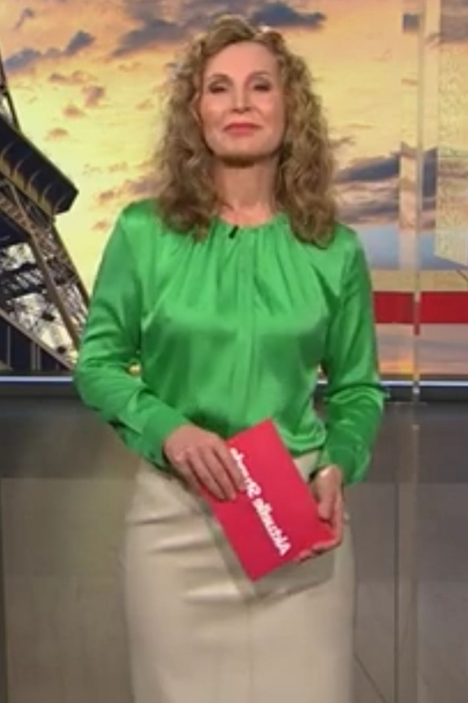 Susanne W.   Edelhure in sexy Outfits und verschied. Farben !