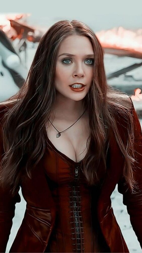 sexy Elizabeth Olsen