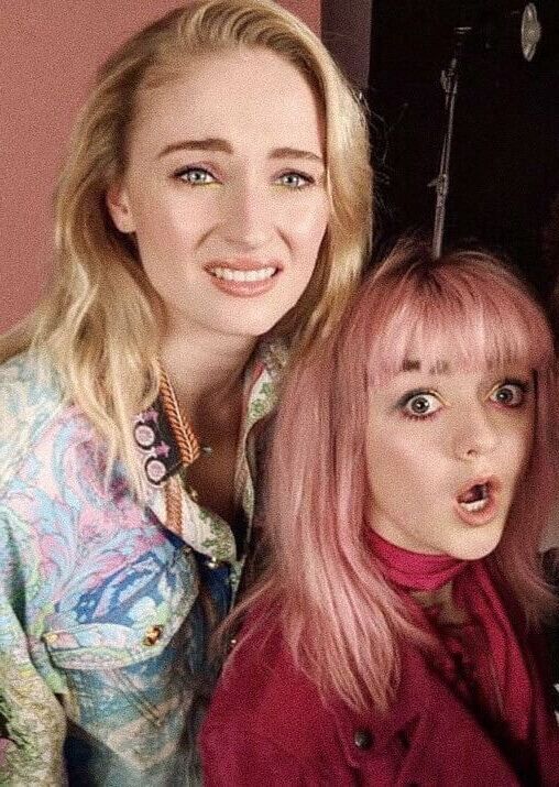 Sophie Turner et Maisie Williams 2