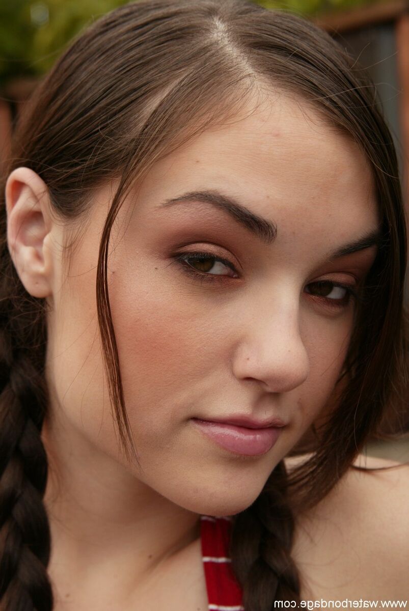 Sasha Grey fría y húmeda