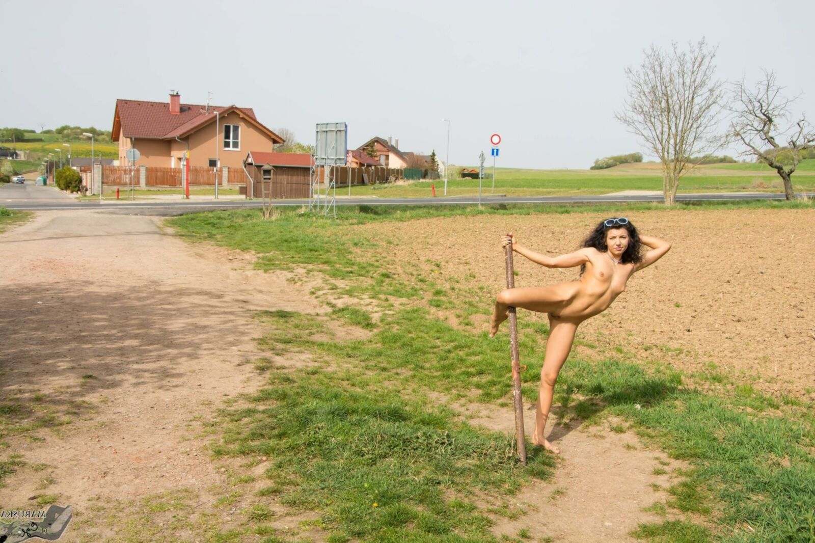 Maruska Première Randonnée, Partie 3 Nue En Public