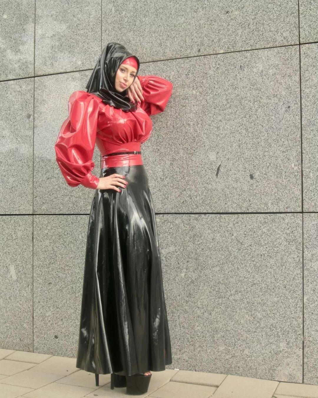 Muslimas in Latex