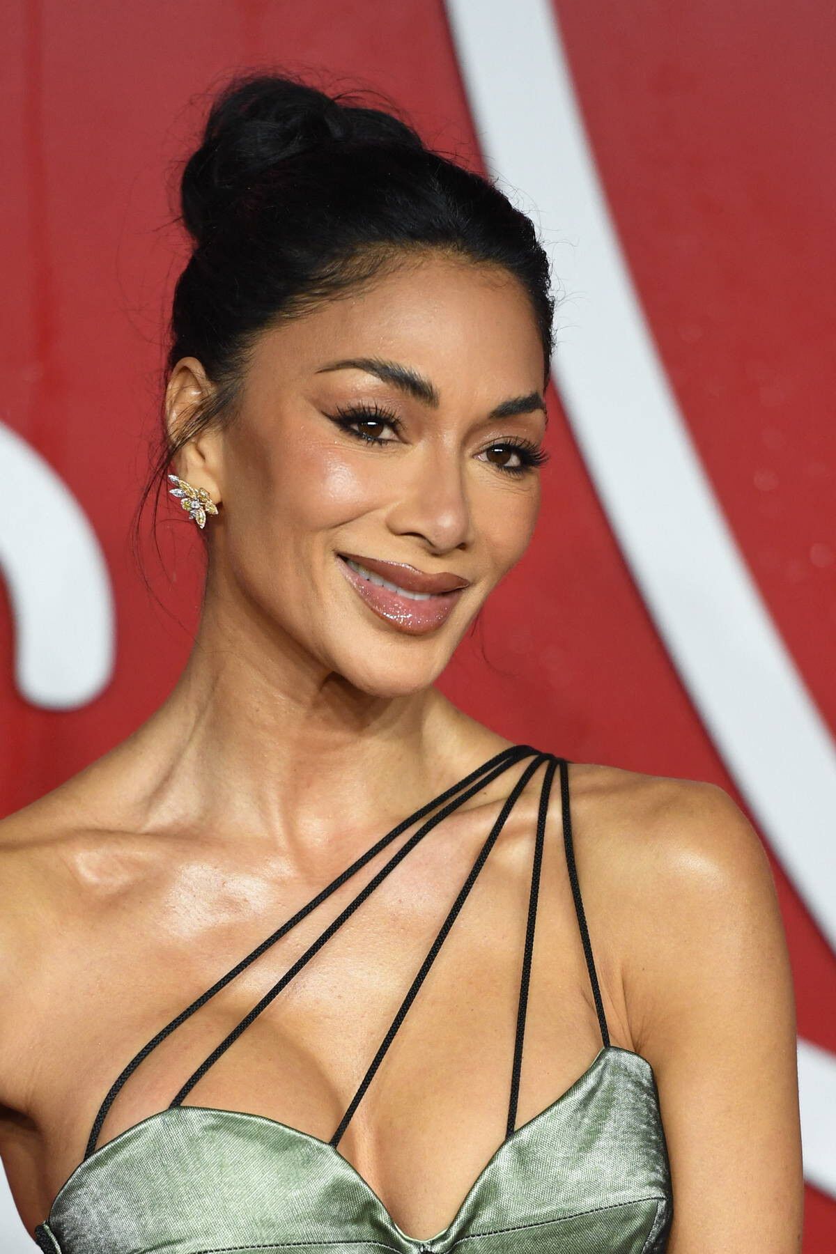 Nicole Scherzinger tetona chisporroteante