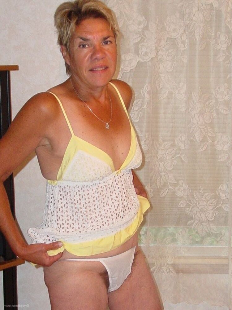 abuelita peluda amateur