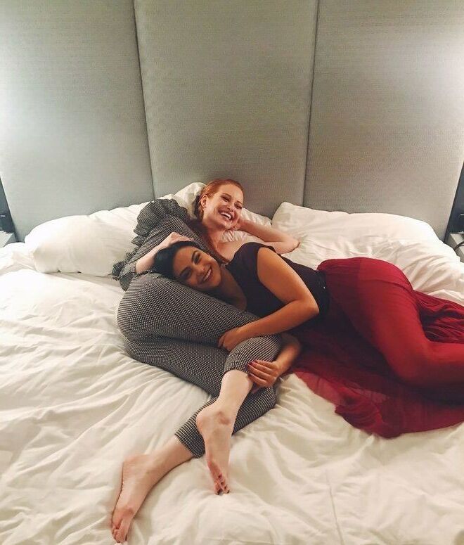 Madelaine Petsch Muy sexy