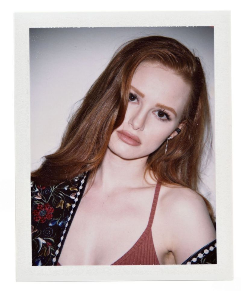 Madelaine Petsch Muy sexy