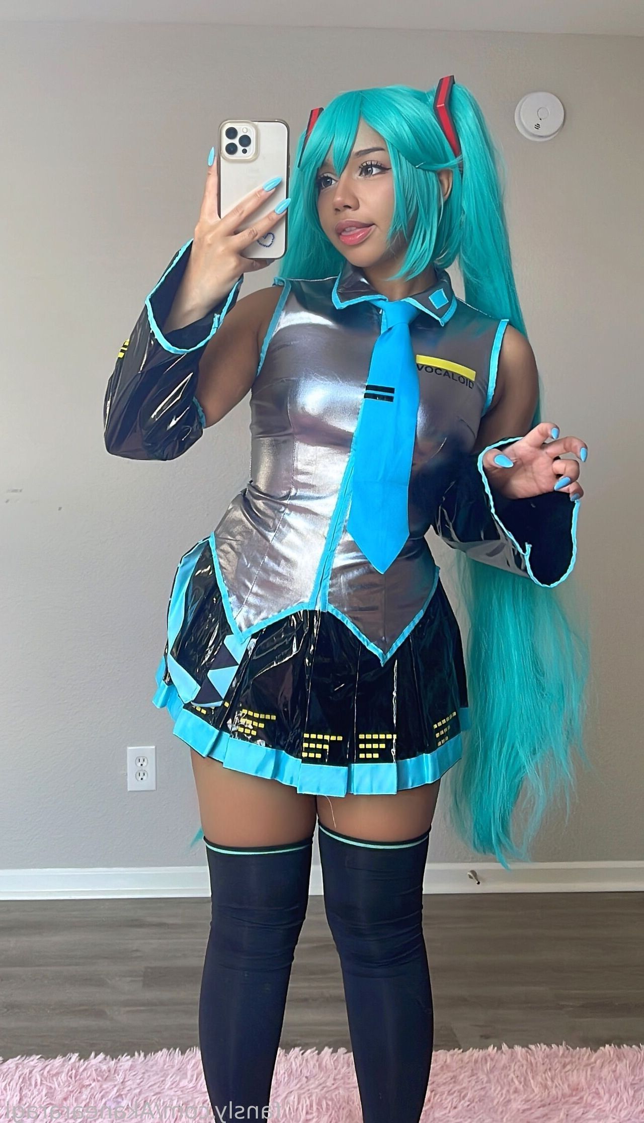 Akane Araragi Miku