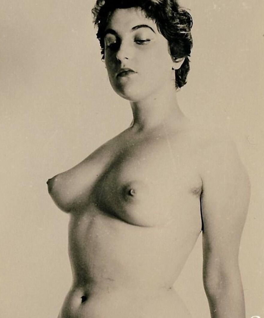 Inverted nipples - vintage ladies from 1910s to 1990s