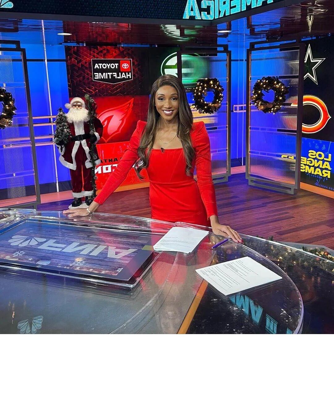 Maria Taylor reportera de la NFL fotos de embarazadas sexys y calientes