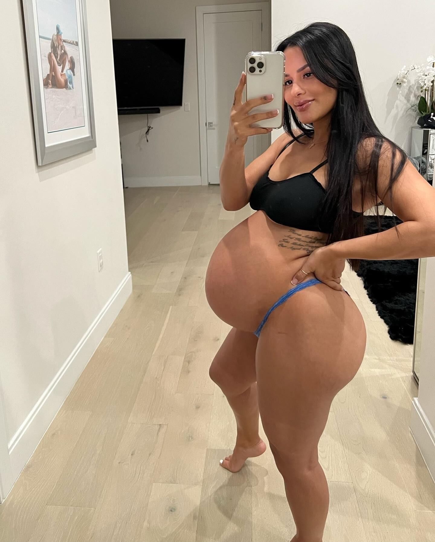 Hot pregnant amateur lady Katya with huge ass