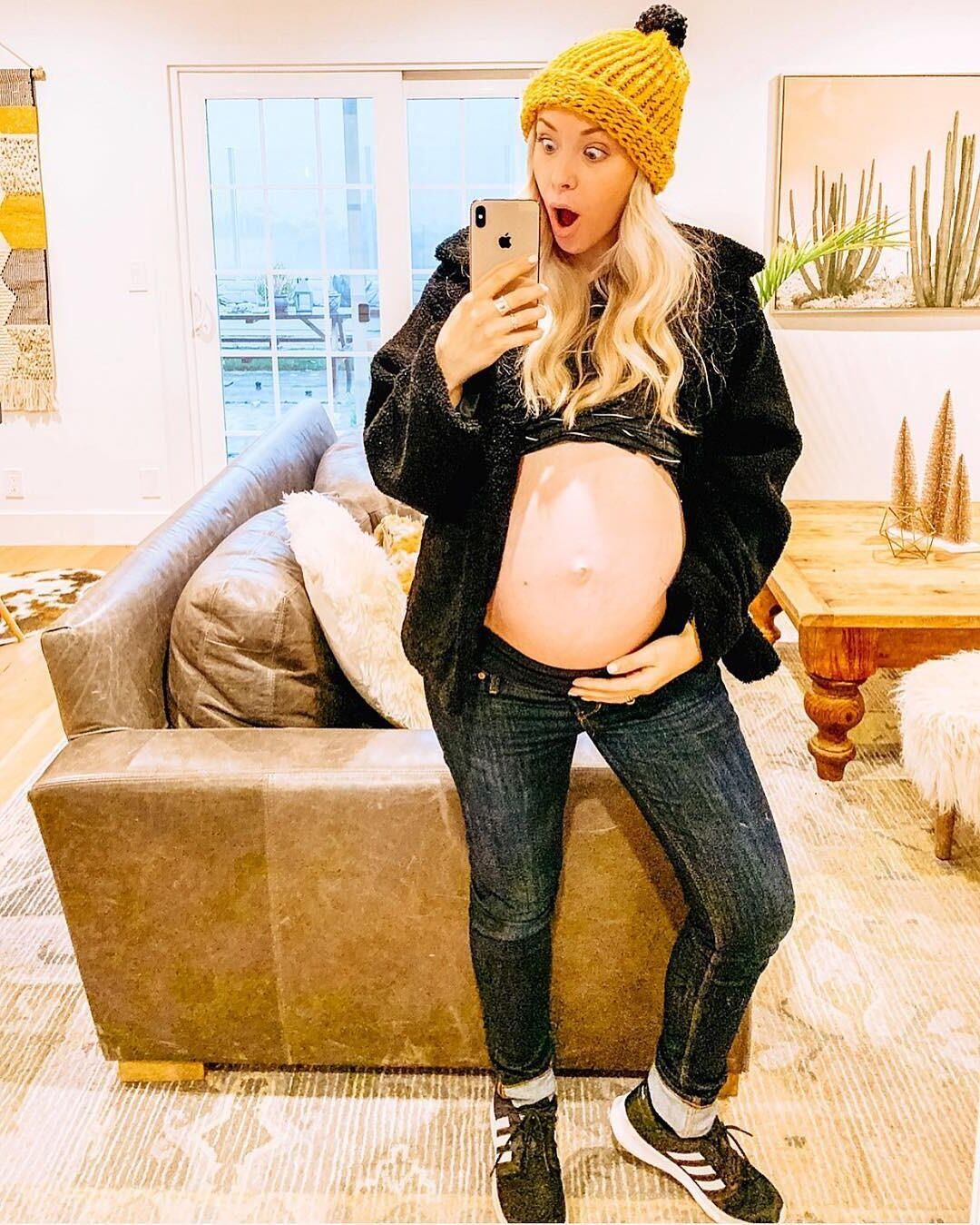 [Pregnant] very happy mom