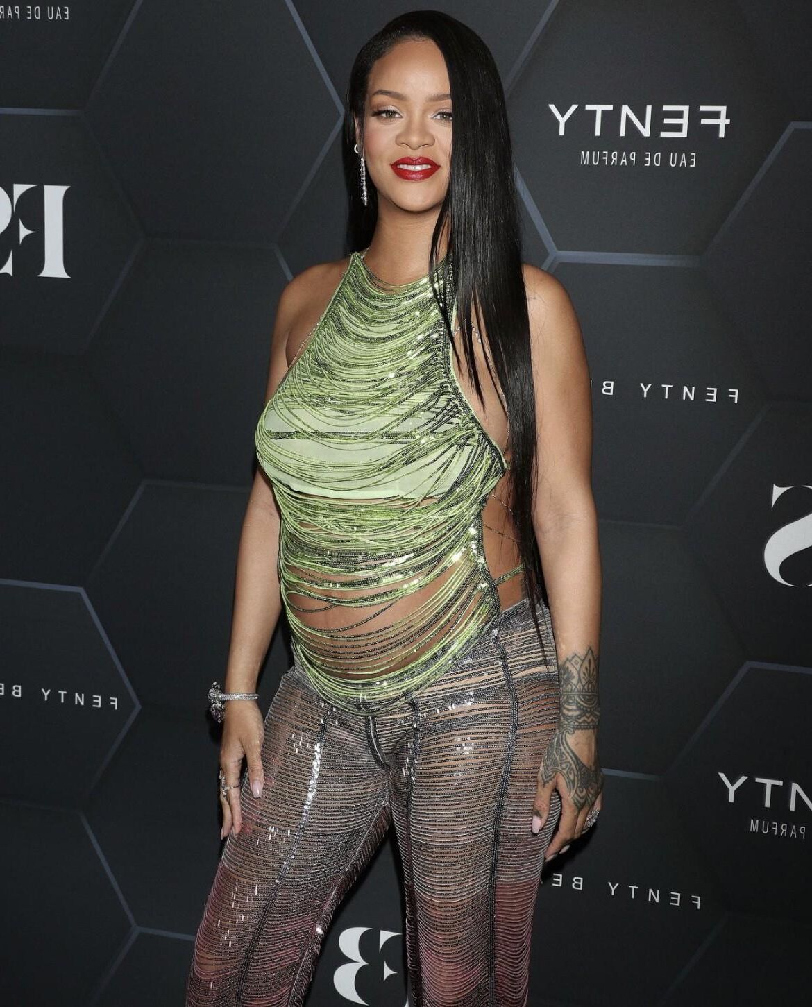 Rihanna embarazada perfecta