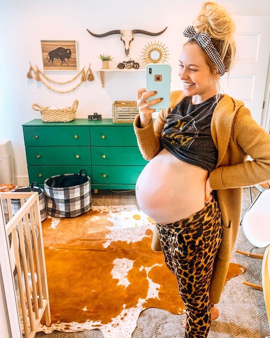 [Pregnant] very happy mom