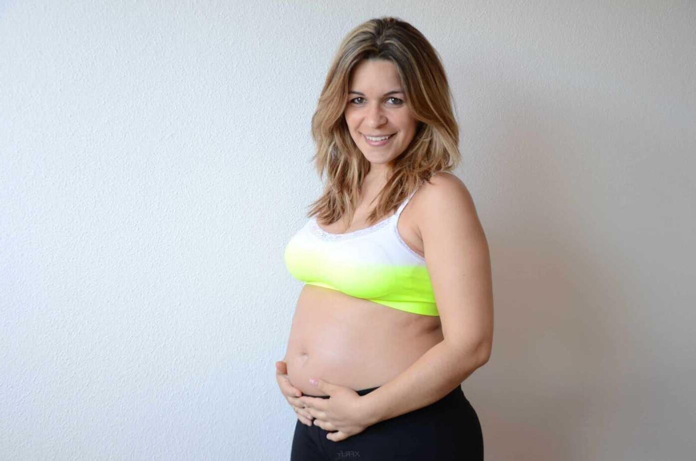 [Pregnant] Brazilian mom