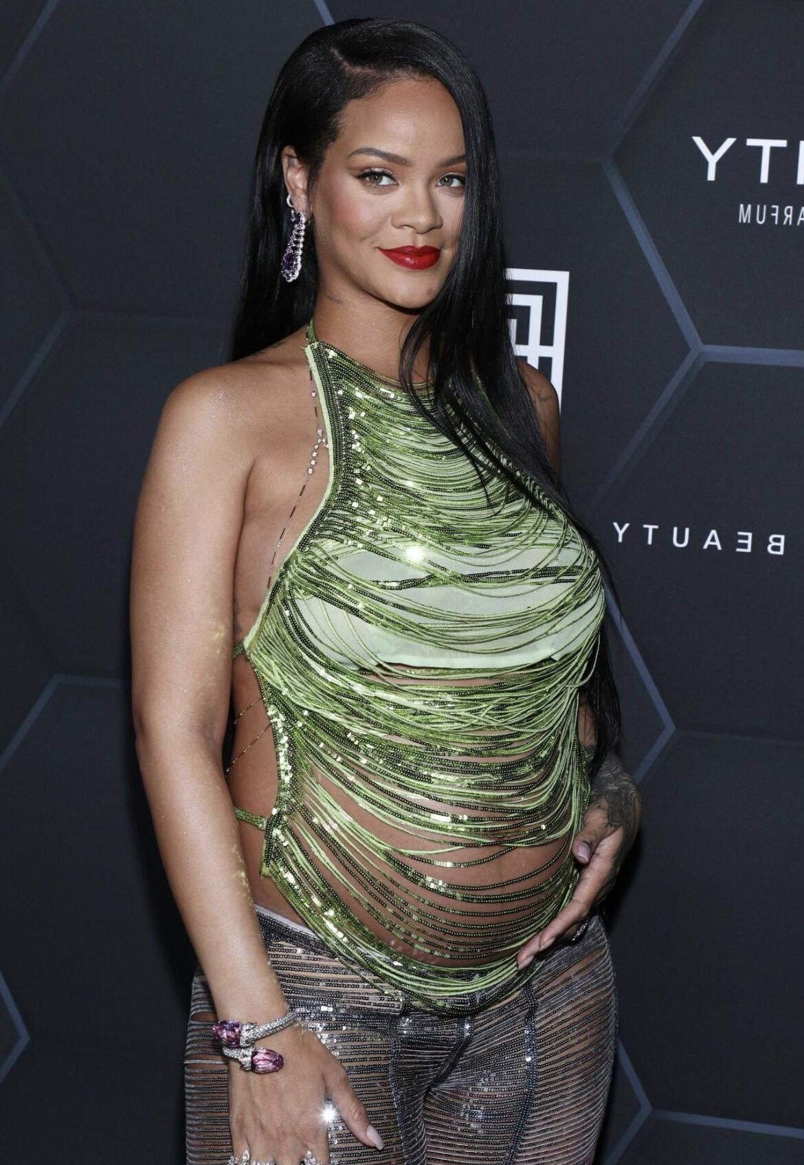 Rihanna embarazada perfecta