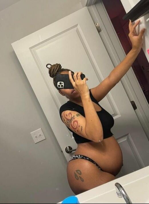 [Pregnant] black MILF from insta