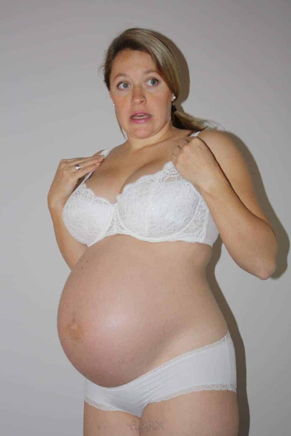 [Pregnant] French mom Aurelie