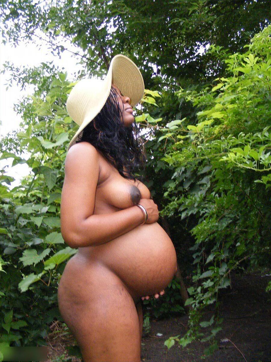 [Pregnant] naked black woman