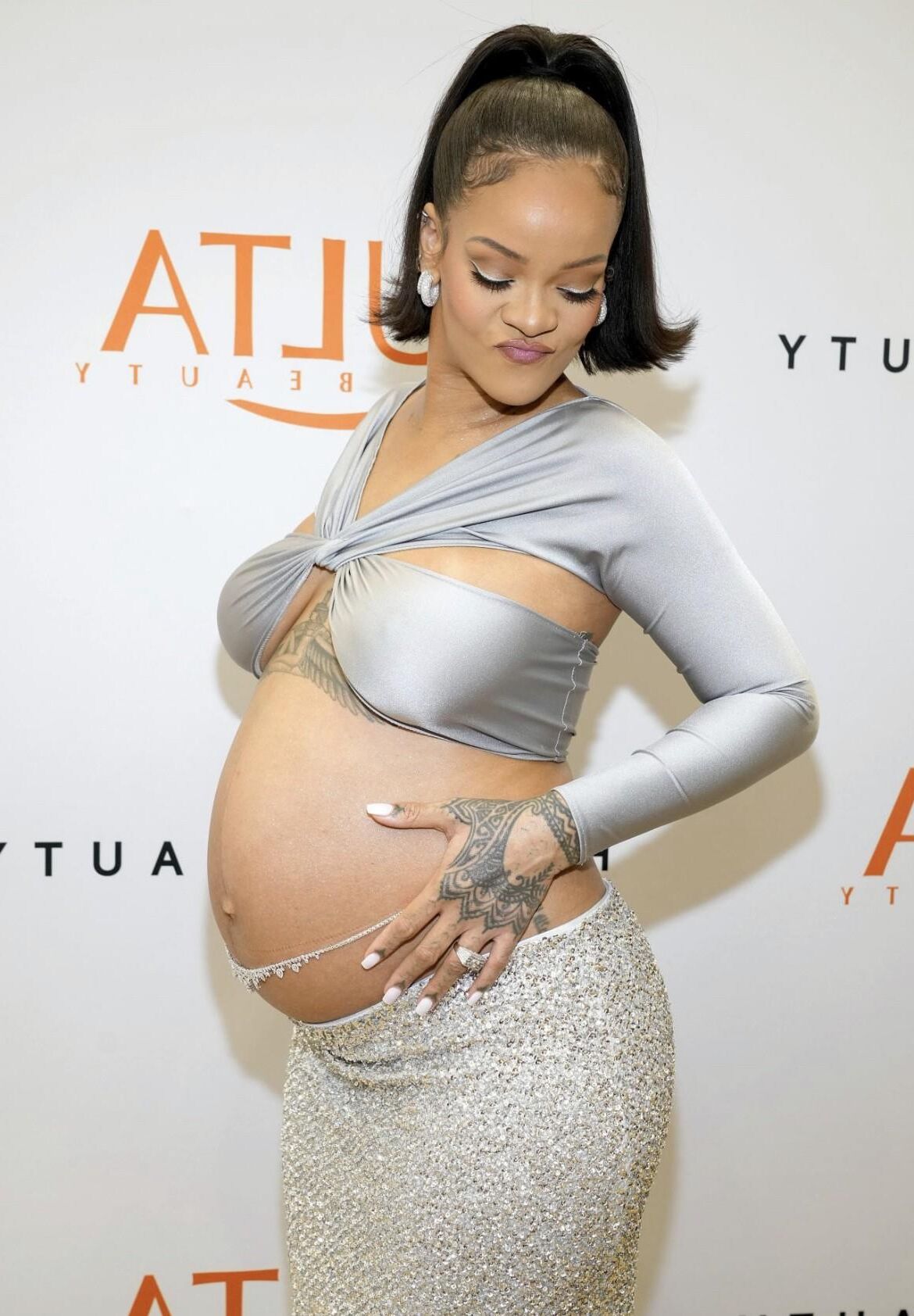 Rihanna embarazada perfecta