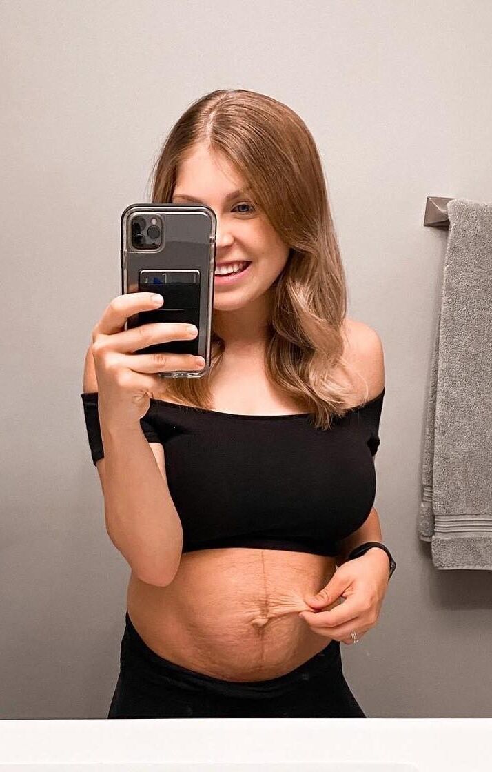 Amateur pregnant twin mom Katie . How to fuck her?