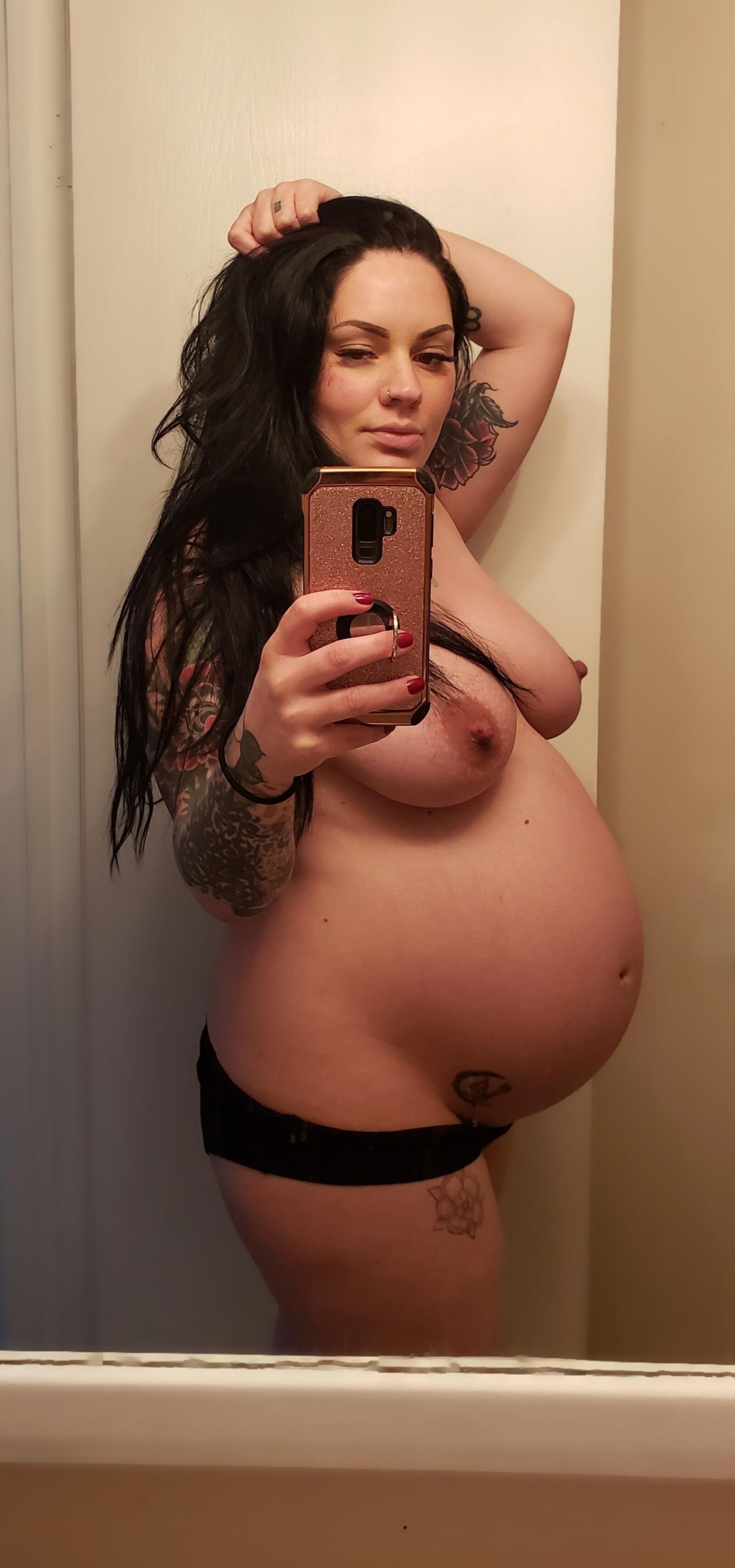 Pregnant Selfies