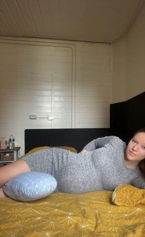 pretty Dutch preggo teen