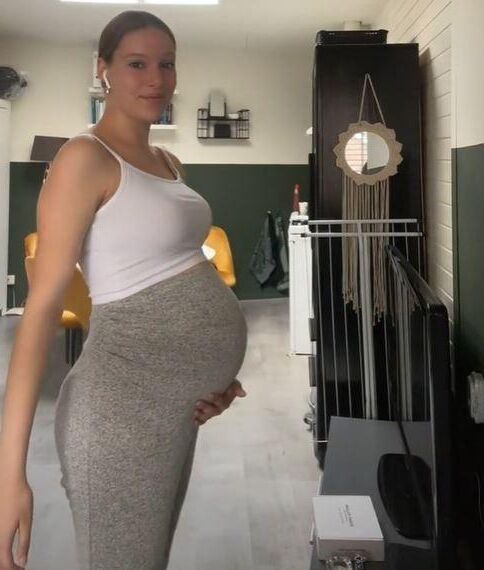 pretty Dutch preggo teen