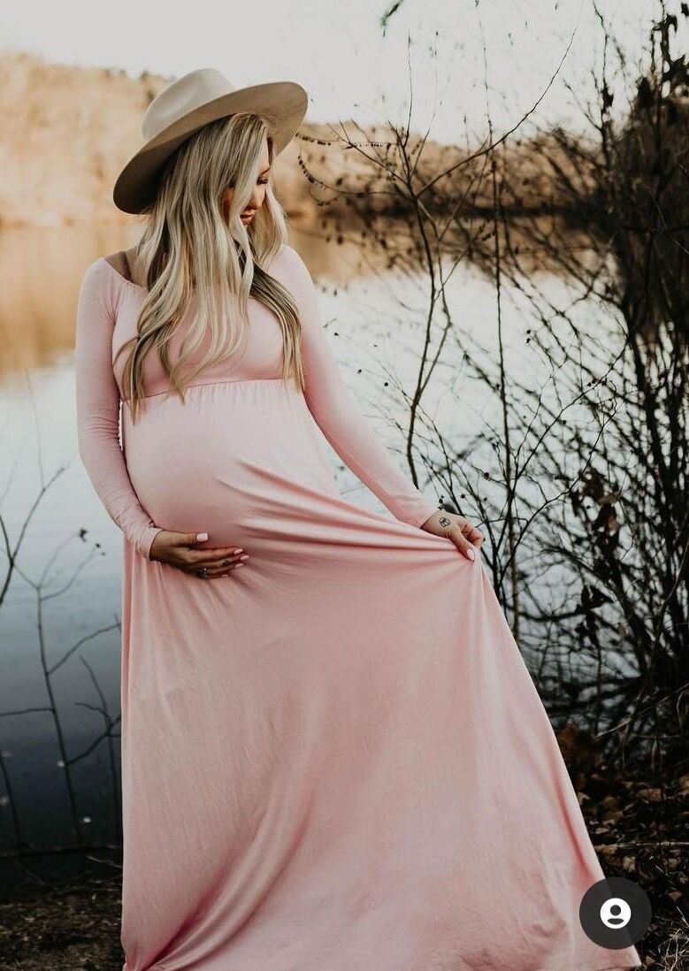 Pregnant Blonde Influencers 1