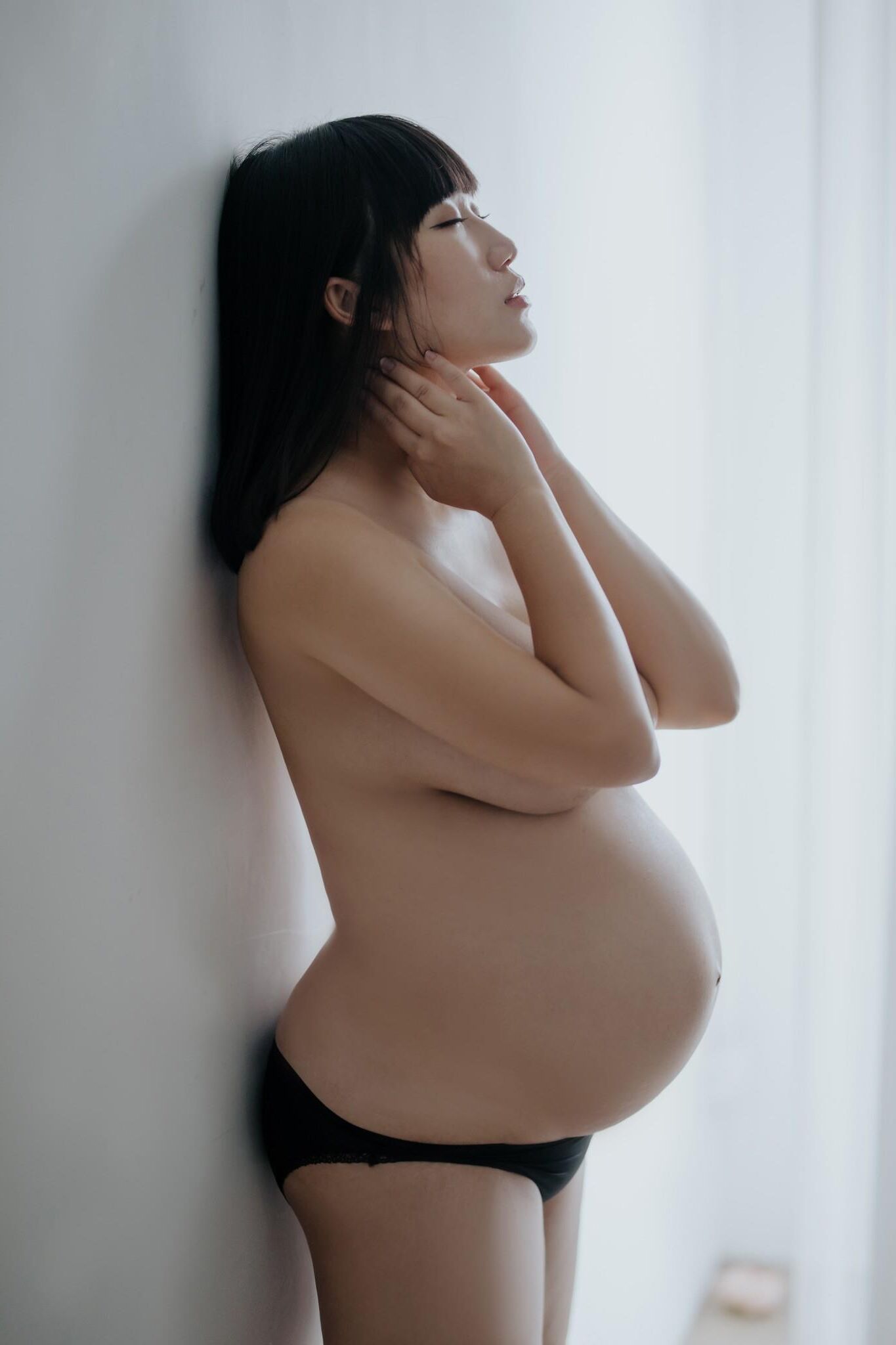 Pregnant Asian Women 3