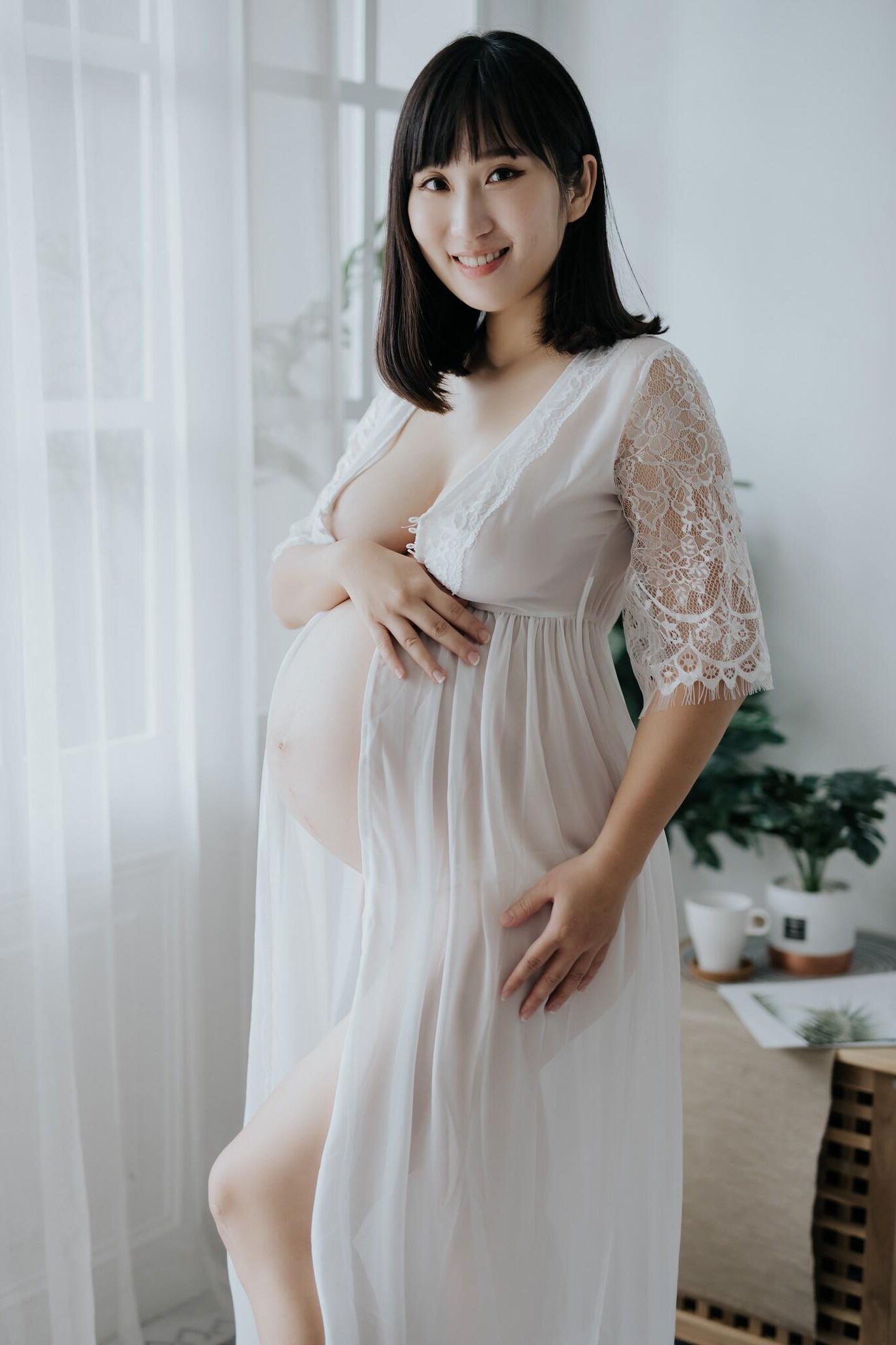 Pregnant Asian Women 3