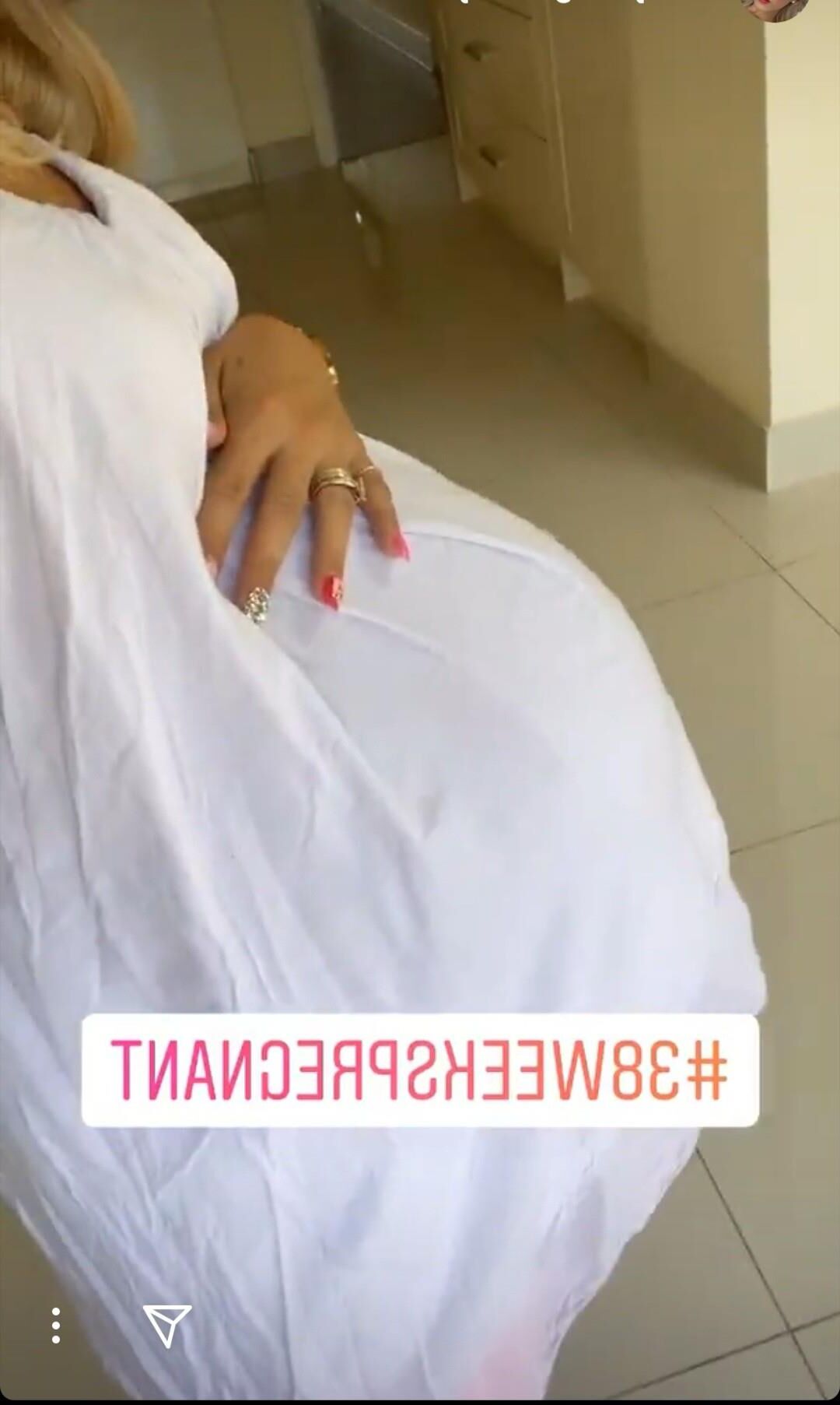 Pregnant Blonde Influencers 2