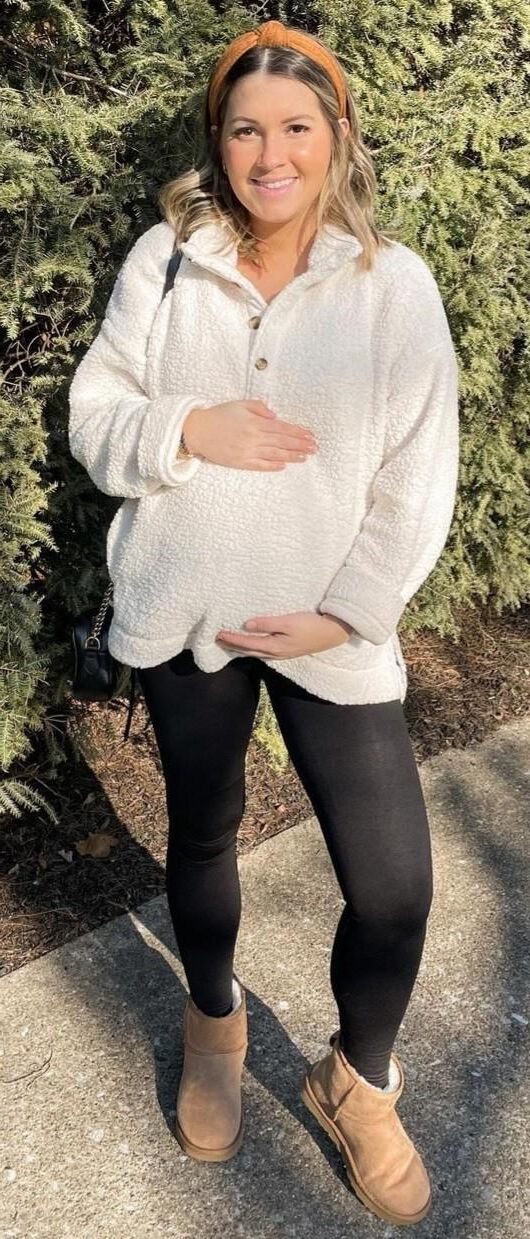 Pregnant Blonde Influencers 1