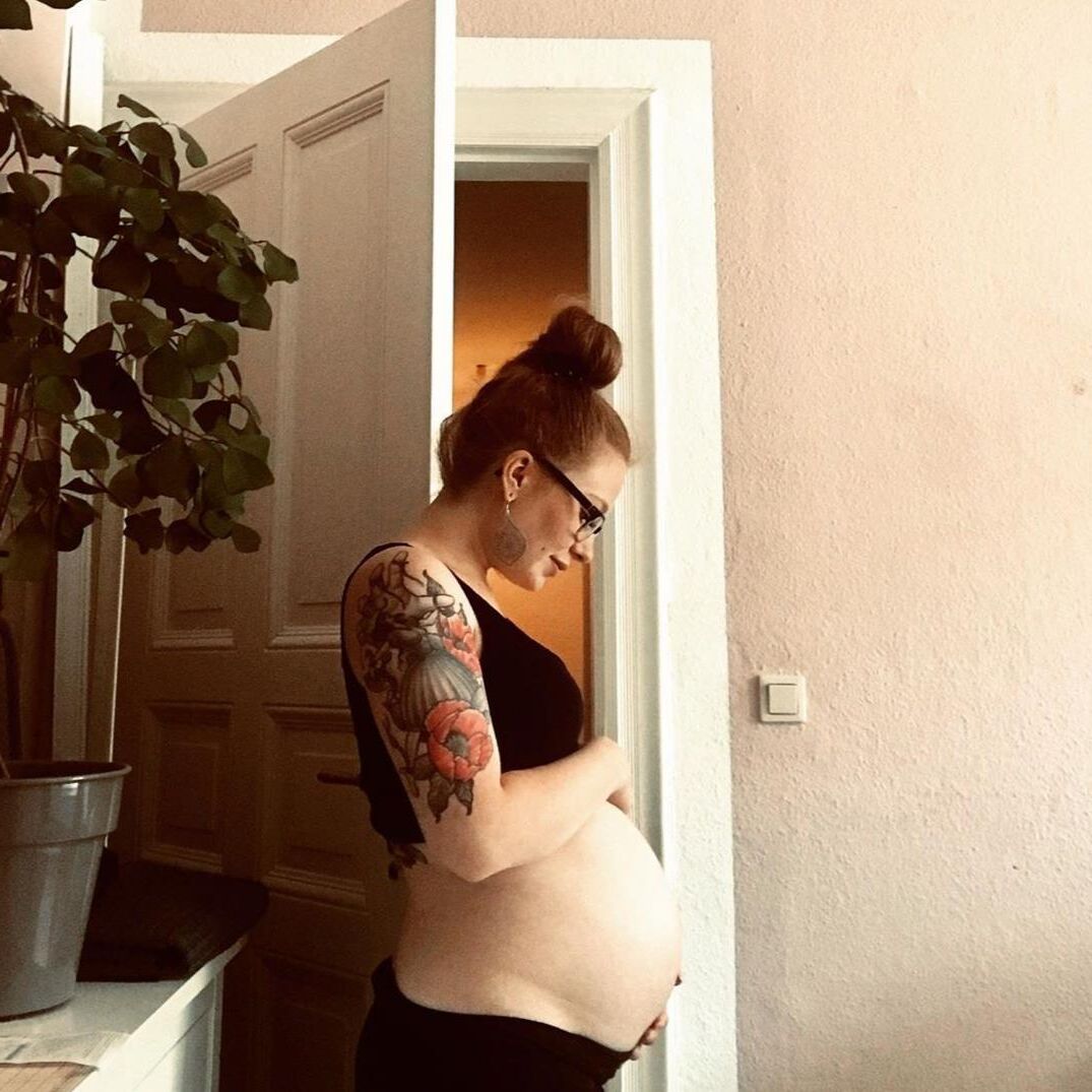 Pregnant teen 35