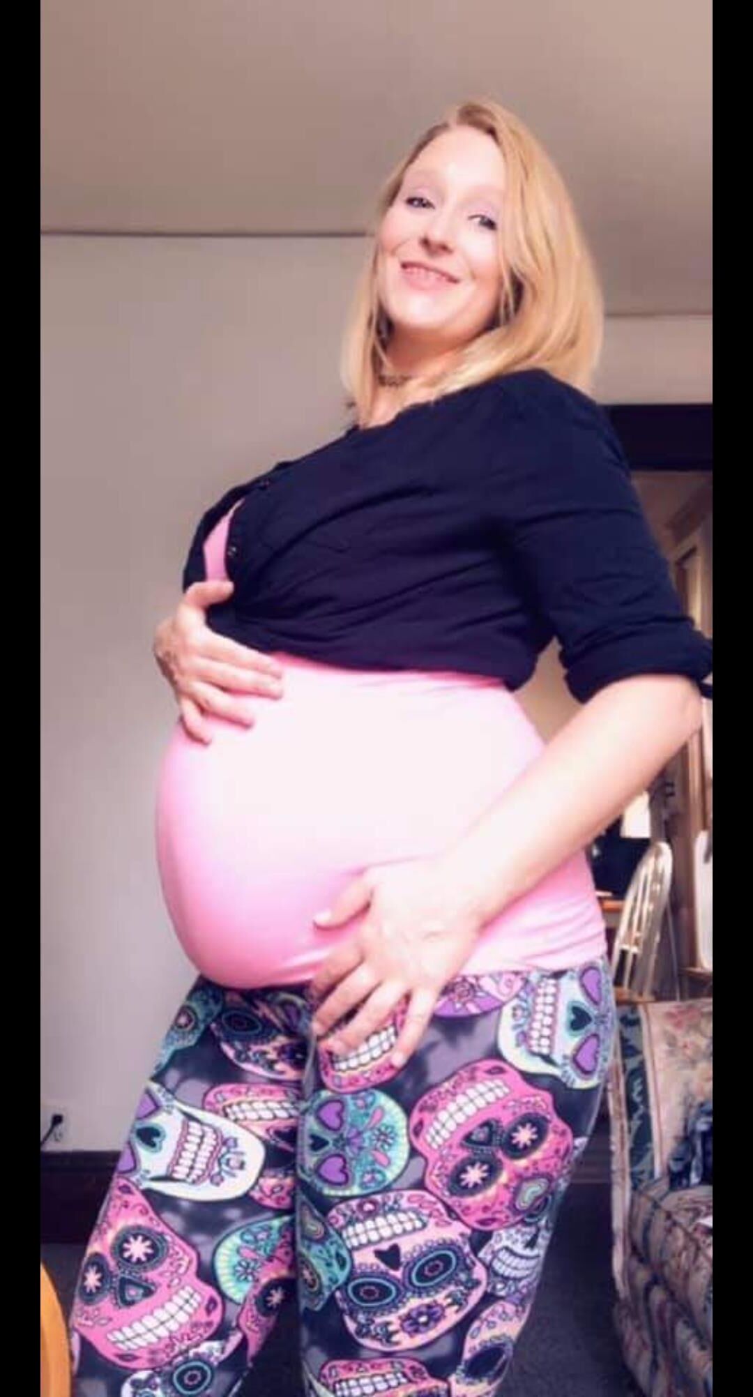 Pregnant Woman 34