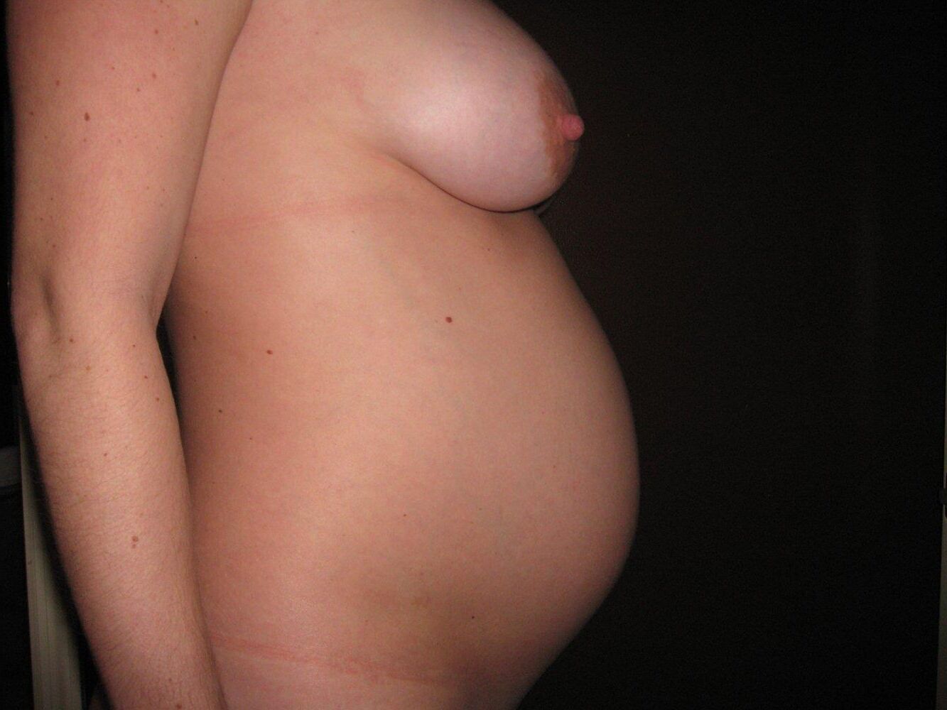 Unknown pregnant amateur