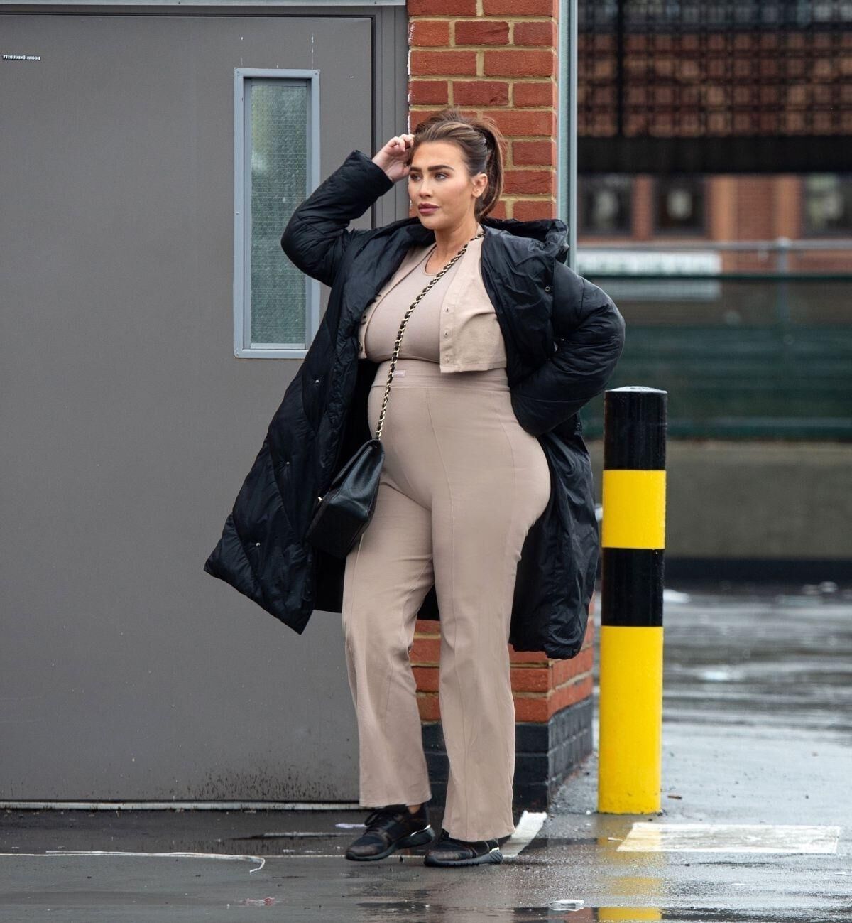 Lauren Goodger (PREGNANT BABES)