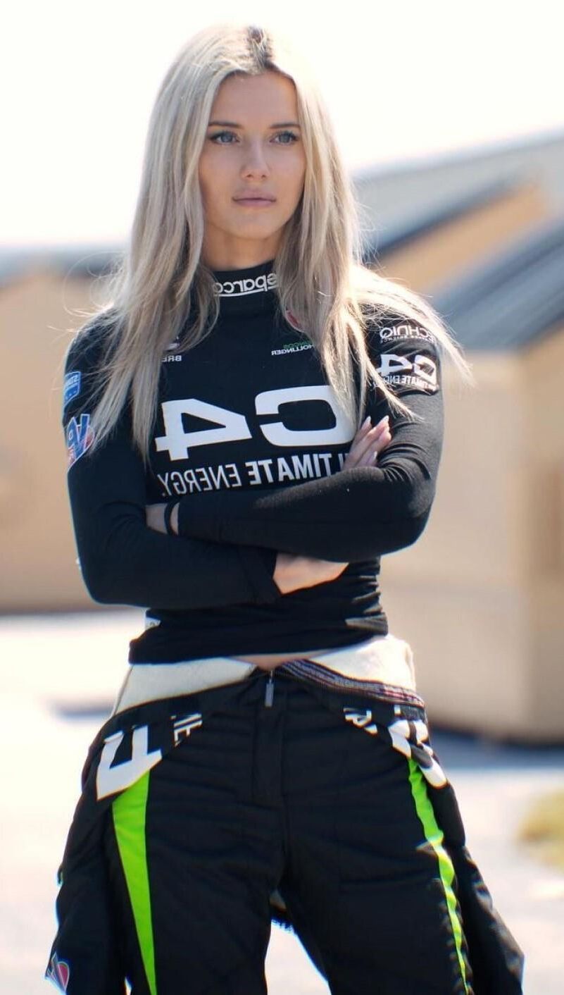 Lindsay Brewer piloto de carreras estadounidense caliente