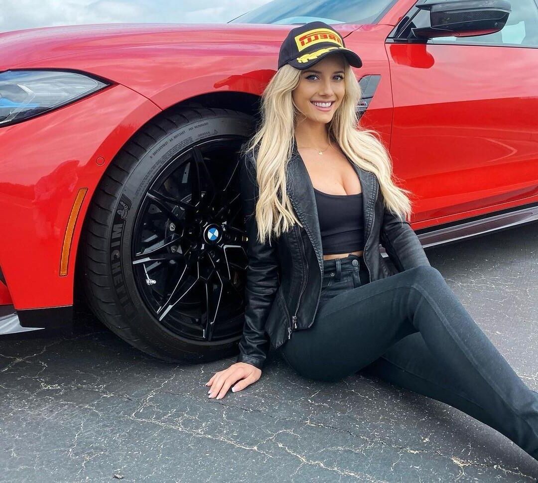 Lindsay Brewer piloto de carreras estadounidense caliente